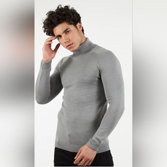 NWT Suslo Couture Turtle Neck Sweater | Silver - Picture 5 of 9